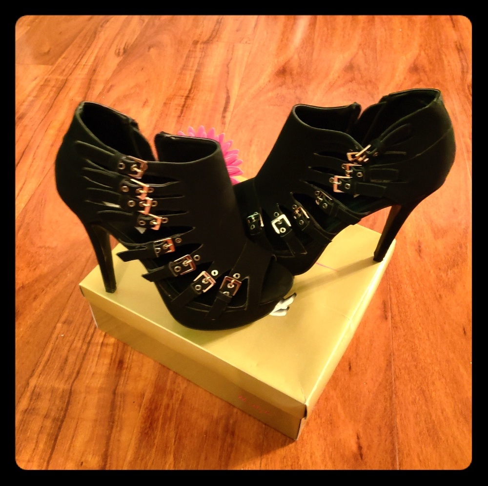 Sexy Black and Gold Platform Buckle Heels w/ Zip